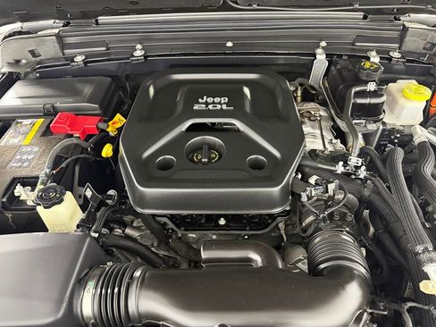 Used 2023 Jeep Wrangler Unlimited Sahara AWD/4WD image 33