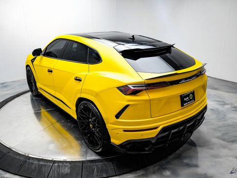 Used 2021 Lamborghini Urus image 11