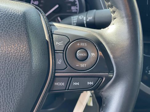 Used 2023 Toyota Camry SE image 9