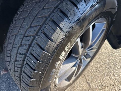 Used 2022 Jeep Grand Cherokee Limited w/ Tech Group image 8