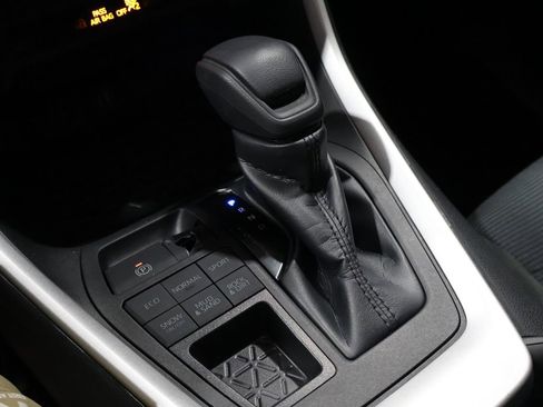 Certified 2023 Toyota RAV4 LE image 29