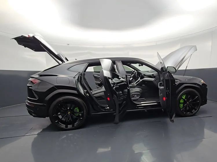 Used 2022 Lamborghini Urus AWD/4WD image 14