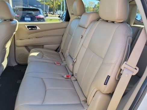 Used 2020 Nissan Pathfinder SL image 12