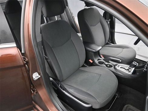 Used 2012 Chrysler 200 Touring image 19