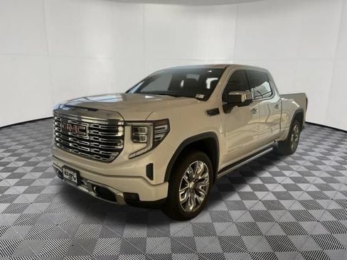 Used 2025 GMC Sierra 1500 Denali w/ Denali Reserve Package AWD/4WD image 4