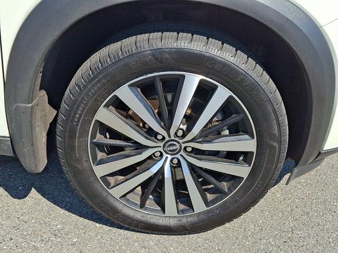 Certified 2024 Nissan Pathfinder Platinum AWD/4WD image 9