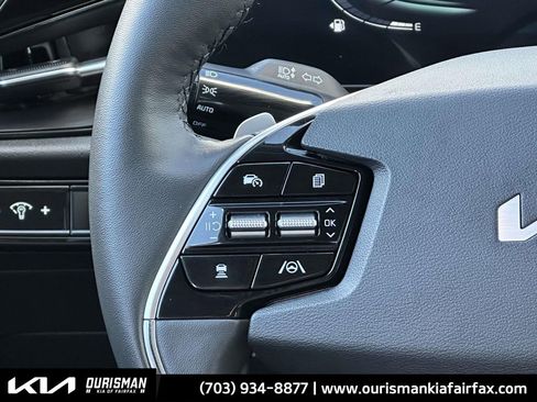 Used 2024 Kia Niro EX w/ EX Cold Weather Package image 10