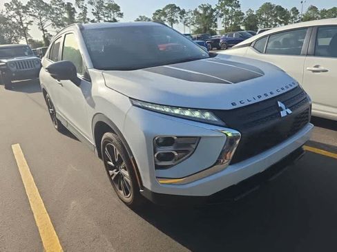 Used 2025 Mitsubishi Eclipse Cross AWD image 2