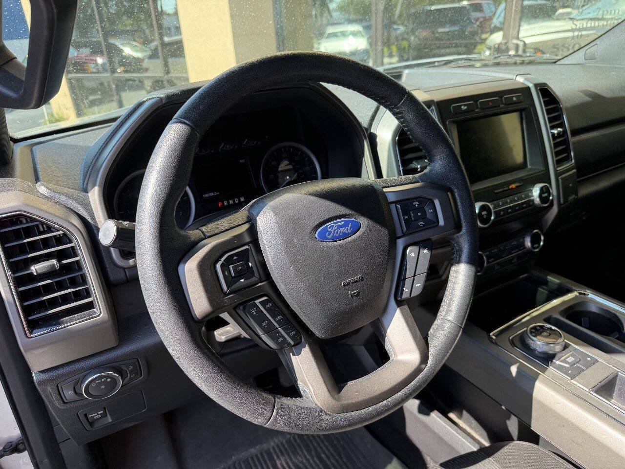 Used 2019 Ford Expedition Max XLT RWD image 3