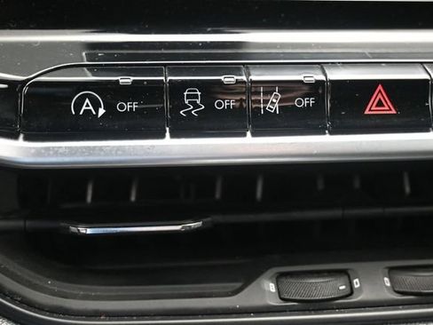 Used 2025 Jeep Compass Latitude AWD/4WD image 11