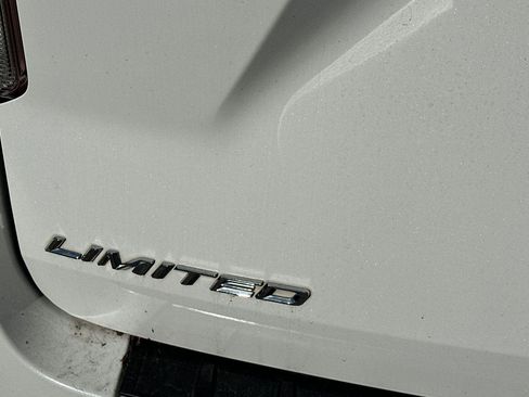 Used 2020 Ford Explorer Limited image 5