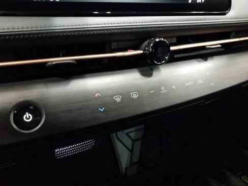 Used 2024 Nissan Ariya AWD image 7