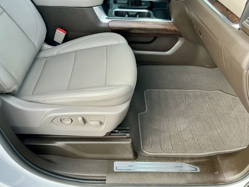 Used 2025 GMC Sierra 1500 SLT w/ SLT Premium Plus Package image 24