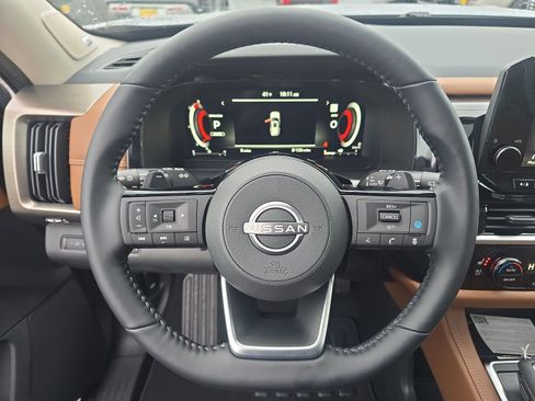 New 2025 Nissan Pathfinder Platinum w/ Cargo Package image 15