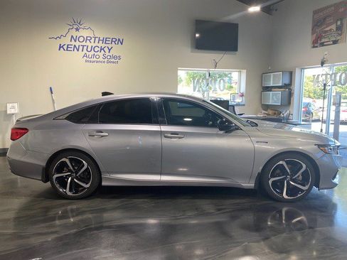 Used 2022 Honda Accord Sport image 2