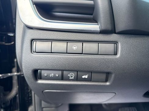 Used 2023 Nissan Rogue SV w/ SV Premium B Package image 22