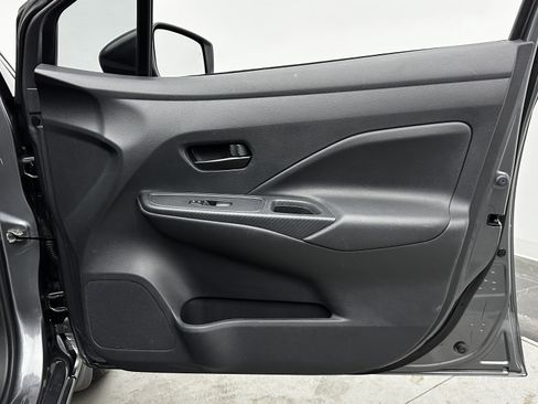 Used 2023 Nissan Versa S w/ Trunk Package image 31