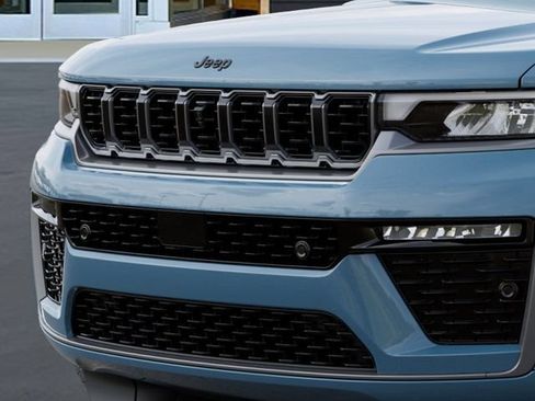 New 2026 Jeep Grand Cherokee Summit w/ Obsidian Package AWD/4WD image 11