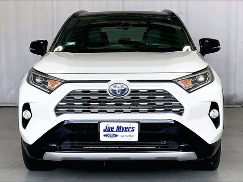 Used 2019 Toyota RAV4 XSE w/ Carpet Mat Package AWD/4WD image 3