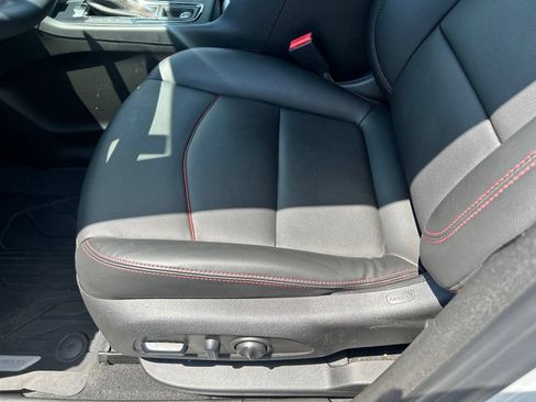 Certified 2022 Chevrolet Equinox RS w/ RS Leather Package FWD image 21