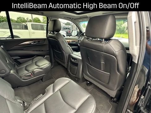 Used 2020 Cadillac Escalade Luxury image 27