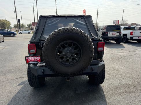 Used 2014 Jeep Wrangler Unlimited Sahara AWD/4WD image 18