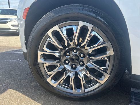 Used 2023 GMC Yukon Denali Ultimate image 18