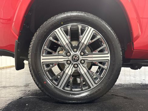 Used 2023 Toyota Sequoia Capstone AWD/4WD image 14
