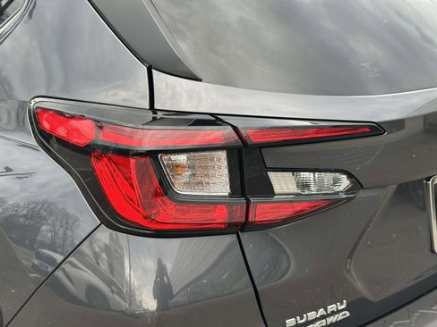 Used 2025 Subaru Crosstrek 2.0i Premium image 9