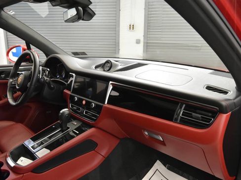 Used 2022 Porsche Macan S image 16