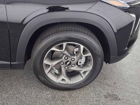 New 2026 Chevrolet Trax LT w/ Driver Confidence Package image 9