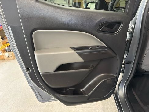 Used 2022 Chevrolet Colorado W/T w/ WT Convenience Package AWD/4WD image 31
