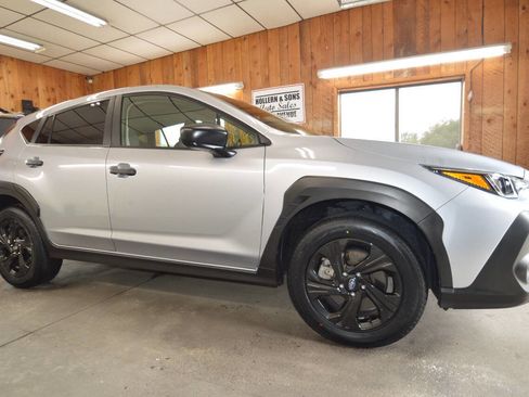 Used 2024 Subaru Crosstrek 2.0i image 4