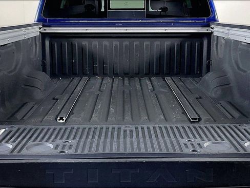 Used 2021 Nissan Titan SV w/ SV Convenience Package image 39