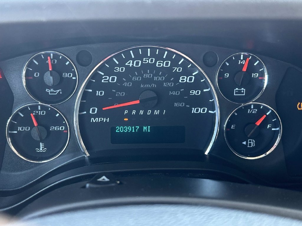 Used 2019 Chevrolet Express 2500 w/ Driver Convenience Package RWD image 29