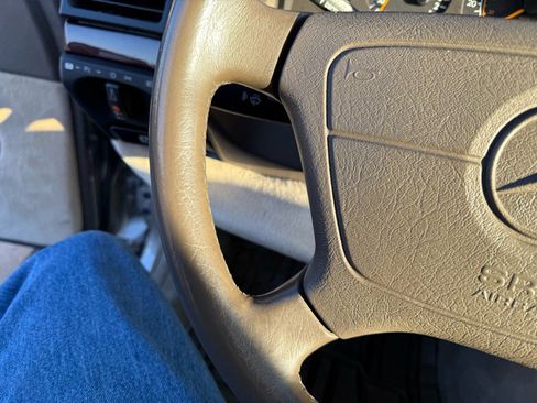 Used 1995 Mercedes-Benz S 320 image 46