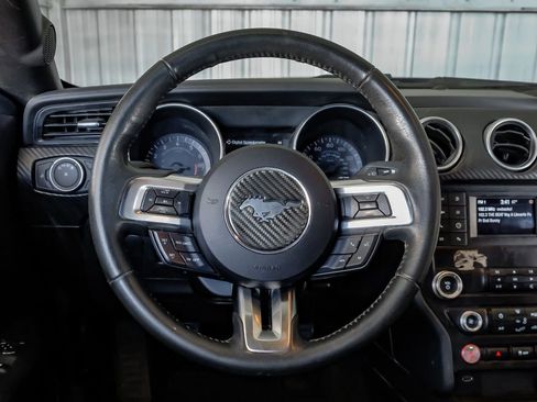 Used 2019 Ford Mustang Coupe image 15