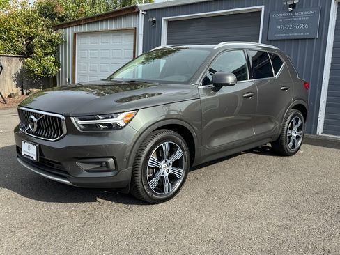 Used 2019 Volvo XC40 T5 Inscription AWD/4WD image 3