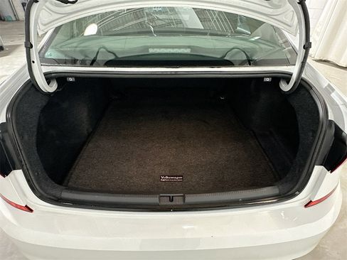 Used 2020 Volkswagen Passat 2.0T R-Line image 29