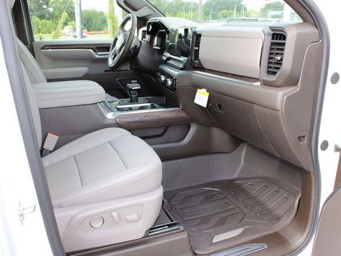 New 2026 GMC Sierra 1500 SLT w/ SLT Premium Plus Package AWD/4WD image 6