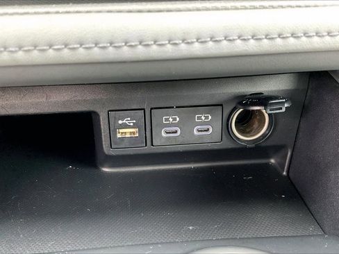 Used 2023 Toyota Highlander LE image 18