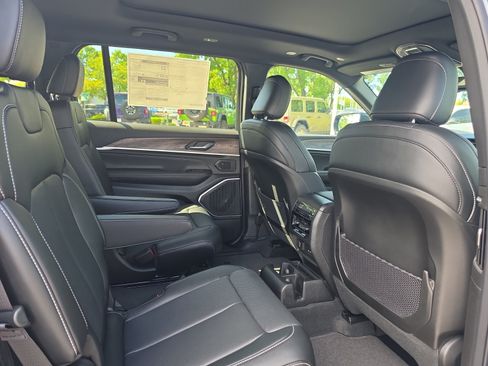 New 2026 Jeep Grand Cherokee L Limited AWD/4WD image 27