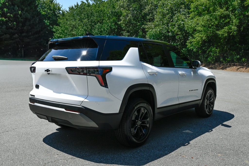 New 2026 Chevrolet Equinox LT AWD/4WD image 8