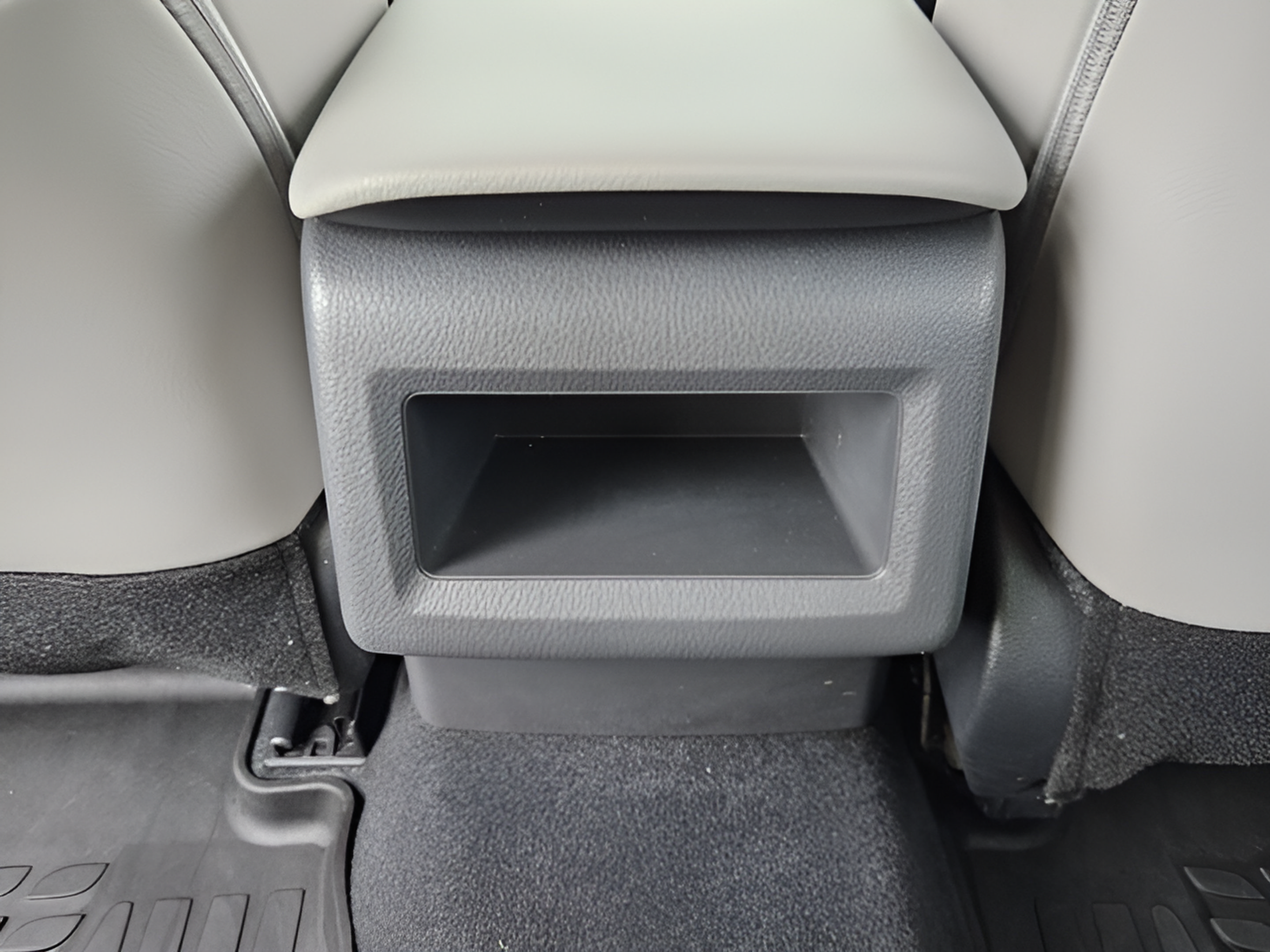 Used 2024 Toyota Camry SE AWD/4WD image 10