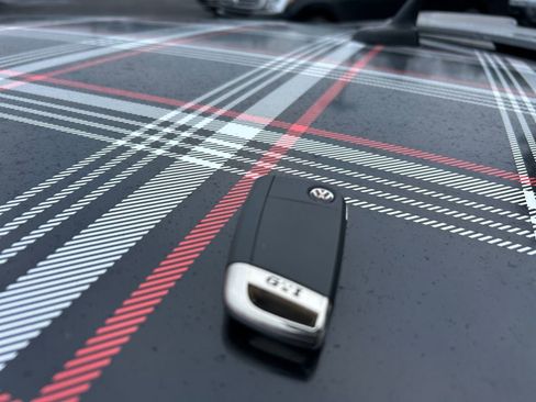 Used 2020 Volkswagen GTI Autobahn image 32