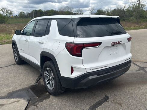 Used 2025 GMC Terrain Elevation AWD/4WD image 3
