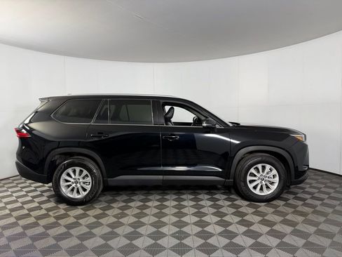Used 2025 Toyota Grand Highlander AWD image 6