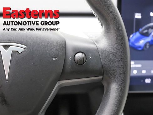 Used 2020 Tesla Model 3 Standard Range Plus image 16