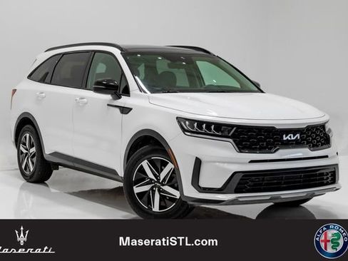 Used 2023 Kia Sorento S w/ Panoramic Sunroof Package FWD image 5