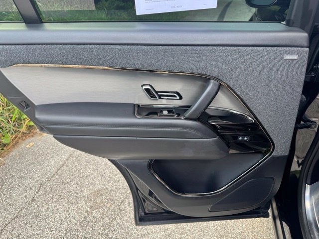 Used 2025 Land Rover Range Rover Sport SE AWD/4WD image 11